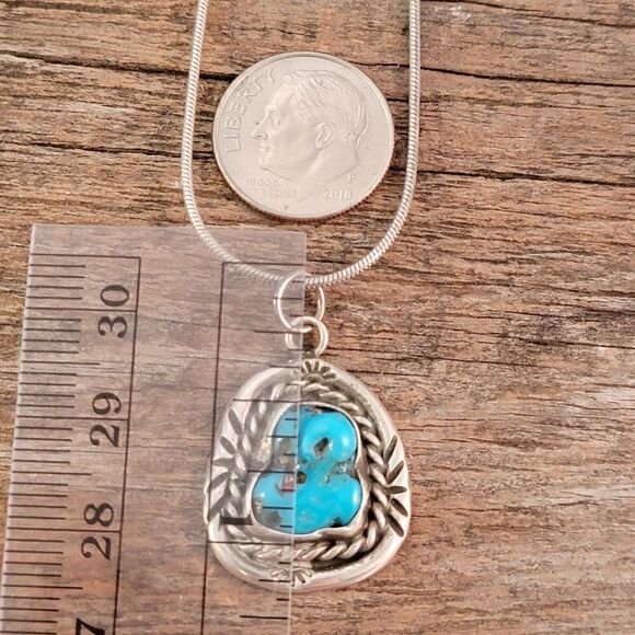 Vintage Sterling Navajo Blue Turquoise Stamped Pendant Necklace - Picture 2 of 5